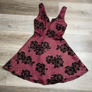 Francesca’s Mi Ami Womens Special Occasion Skater Floral Burgundy Dress Size XXS